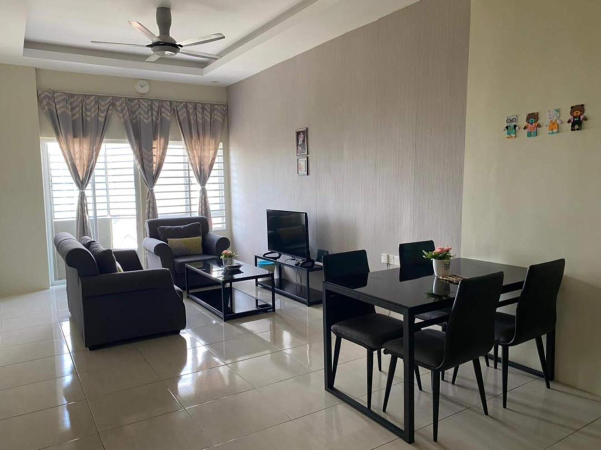 Oyo 91086 Bayu Service Apartment Kuah Eksteriør billede