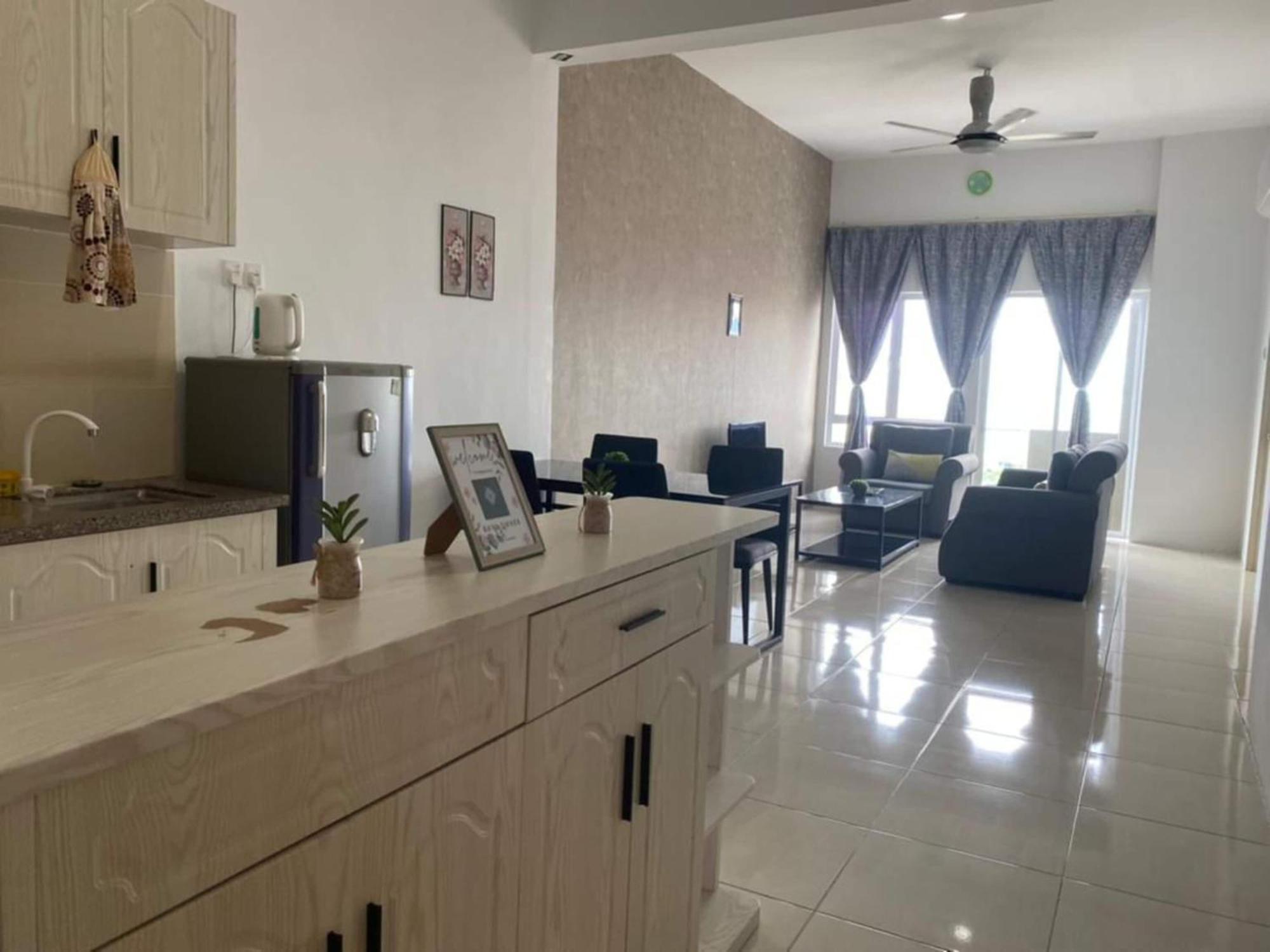 Oyo 91086 Bayu Service Apartment Kuah Eksteriør billede